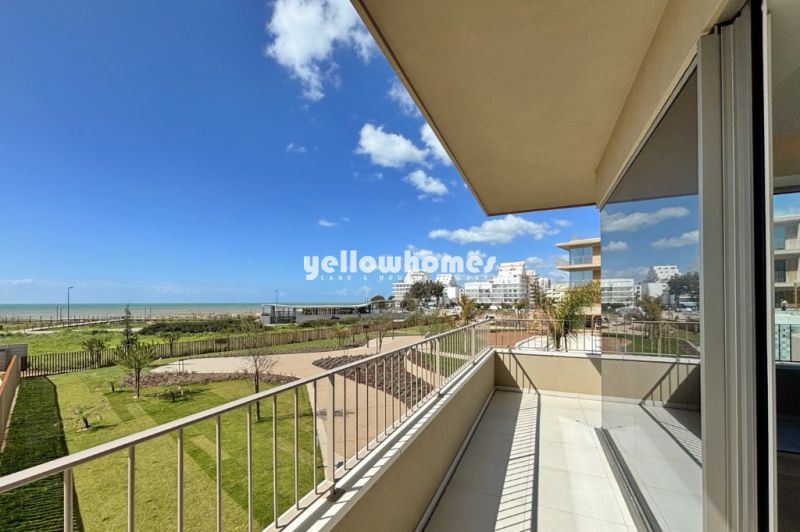 Apartamento T2 de Luxo com Vista mar em Quarteira